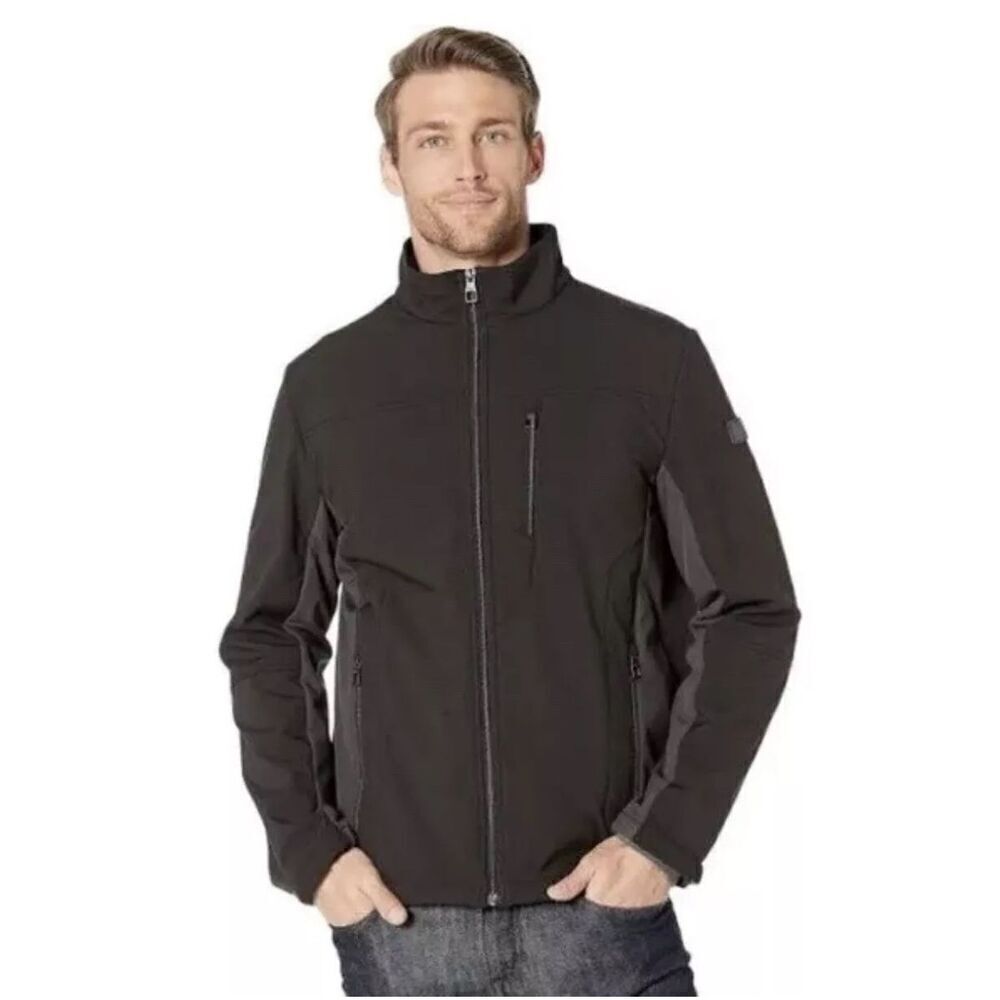 TUMI Soft Shell Jacket Black Size M Style: F97221 water resistant lined